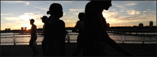 רצים לאורך נהר ההדסון: פנטזיה על גוף מעוצב