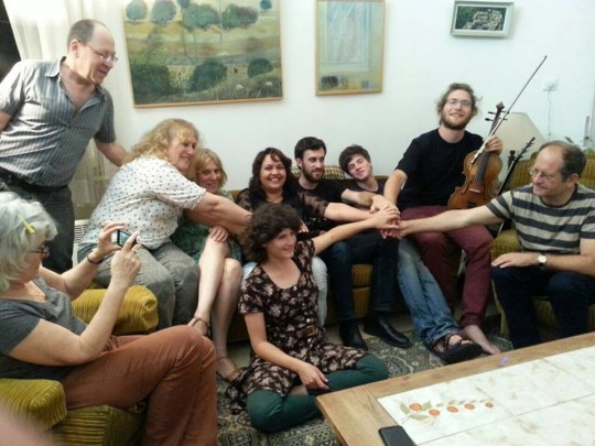 דיבאן ומשפחת ברות: אם היא היתה סנטימנטלית, ייתכן שהיתה נשארת. אבל אז, בבוא היום הלא רחוק, היא היתה אורזת מזוודה ומסולקת מכאן