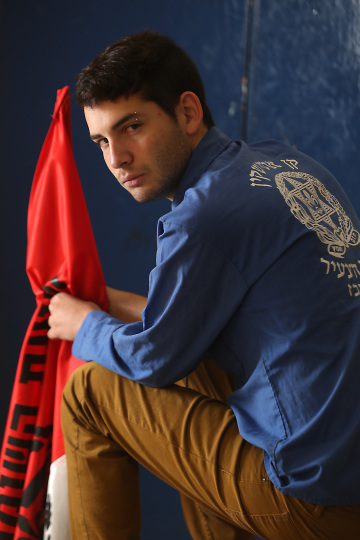 אתה הולך ברחוב בן יהודה בין דוכנים על בוא המשיח ודוכנים להנחת תפילין ודוכנים של להב"ה. ירושלים היא עיר עם פערים חברתיים ומתח פוליטי וחוויית קיפוח מכל צד / צילום: יוסי זמיר